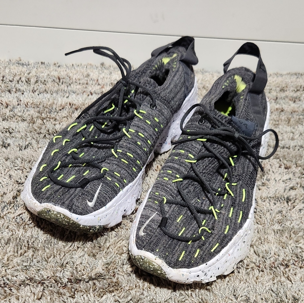Nike Men's Space Hippie 04